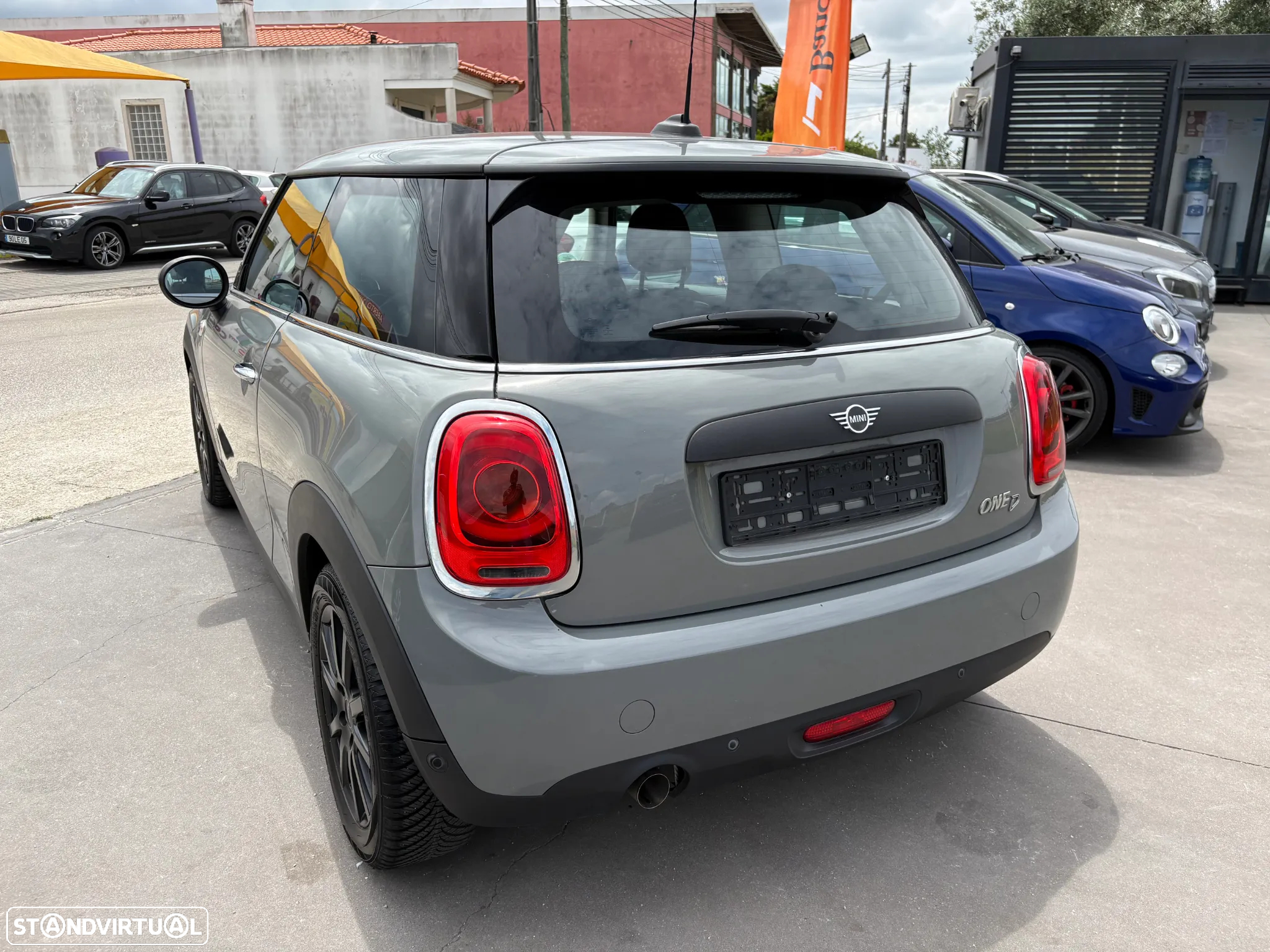 MINI 3 Portas One D - 7