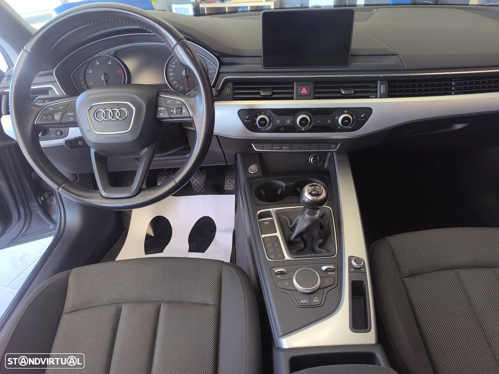 Audi A4 Avant 2.0 TDI Advance - 17