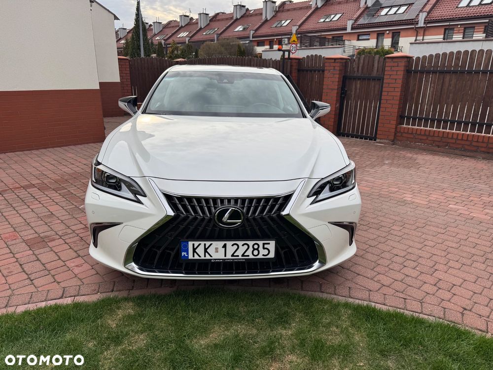 Lexus ES 300h Business Edition + - 2