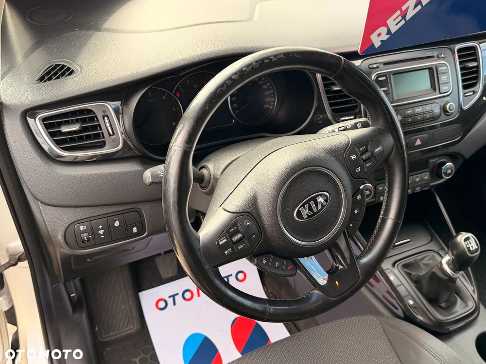Kia Carens 1.7 CRDi 115 Dream Team Edition - 14