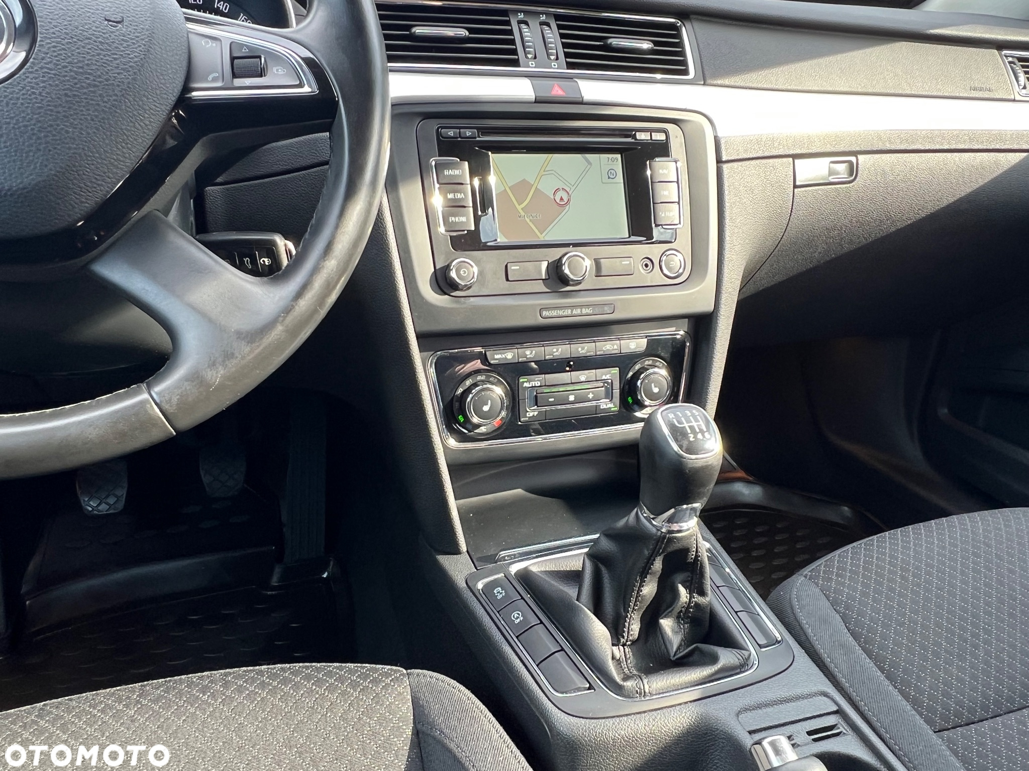 Skoda Superb Combi 2.0 TDI Elegance - 34
