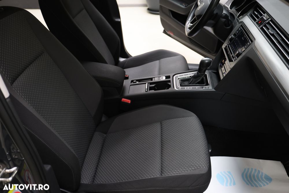 Volkswagen Passat 1.5 TSI ACT DSG Comfortline - 11