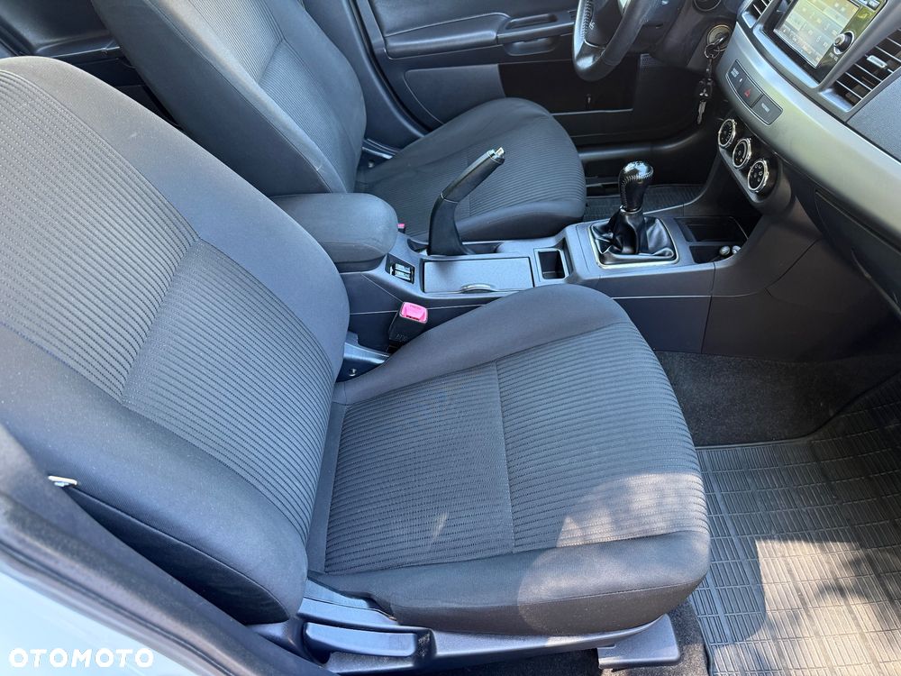 Mitsubishi Lancer 1.6 ClearTec Inform - 31