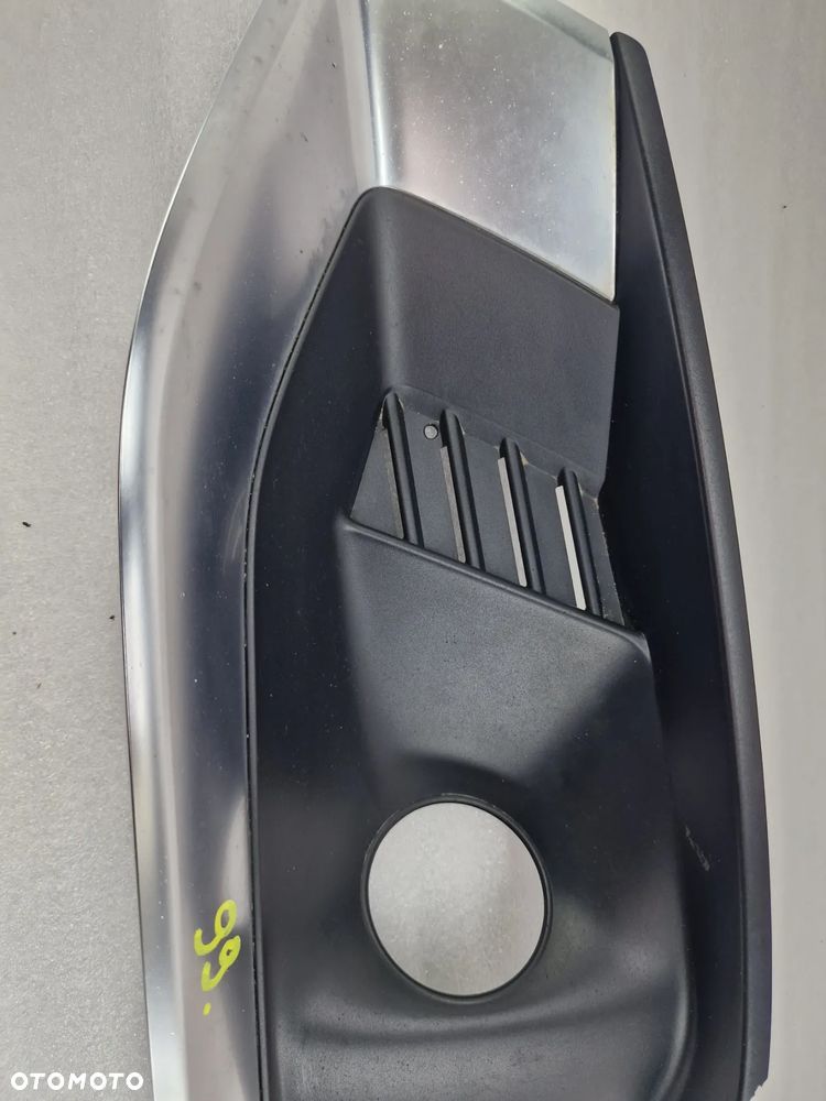 AUDI A4 B9 LIFT 8W0 19- LEWA KRATKA BOCZNA ZDERAKA PRZEDNIEGO PRZÓD , NR 8W0807681AK , NR AUKCJI D/99 - 3
