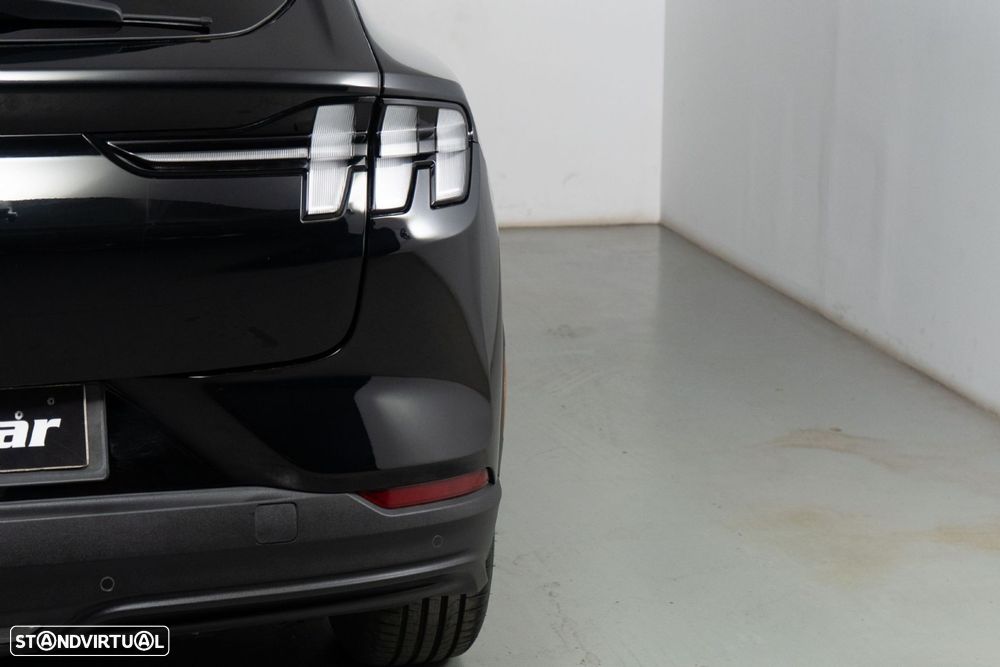 Ford Mustang Mach-E Standard - 16
