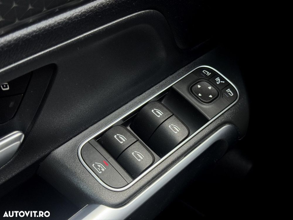 Mercedes-Benz GLB - 14