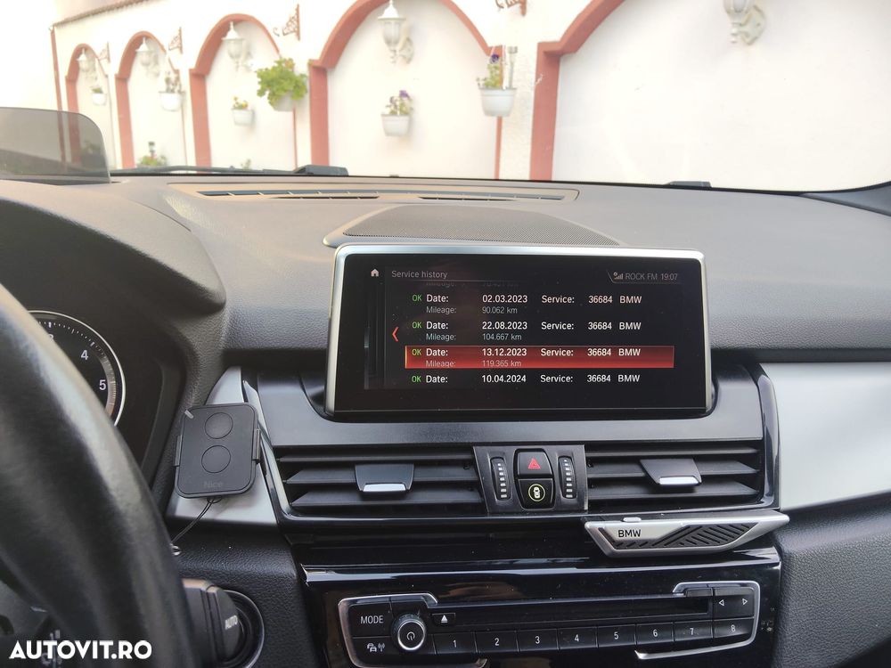 BMW Seria 2 220d AT Advantage - 14