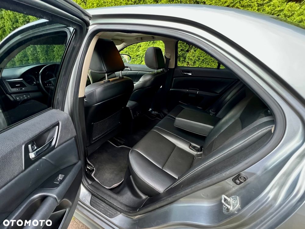 Suzuki Kizashi 2.4 Sport 4WD CVT - 14