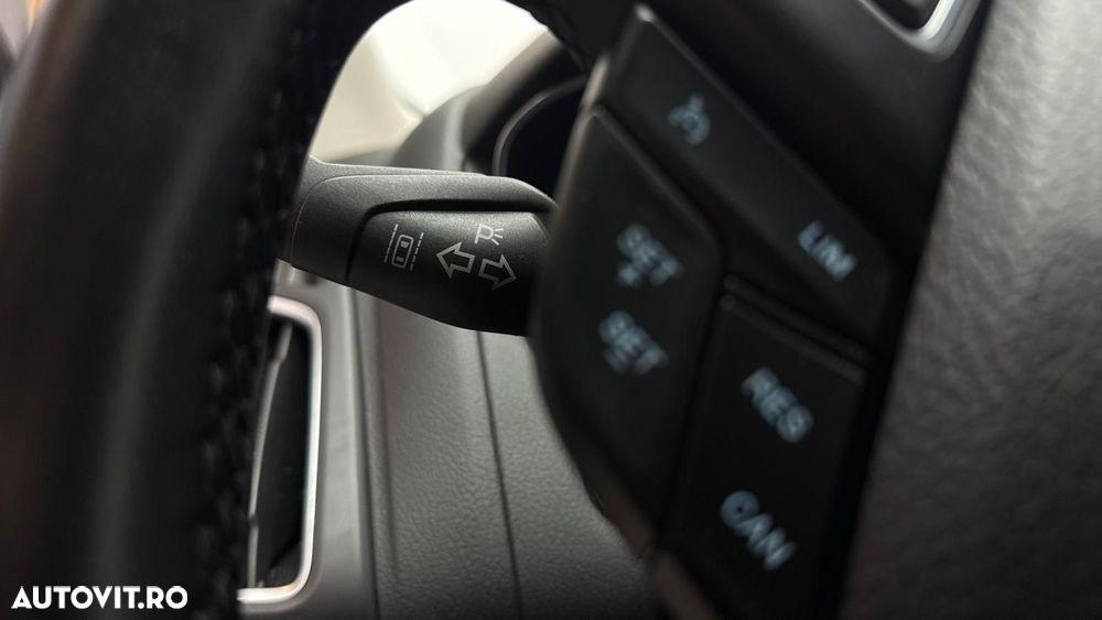 Ford Focus 1.0 EcoBoost Titanium - 26