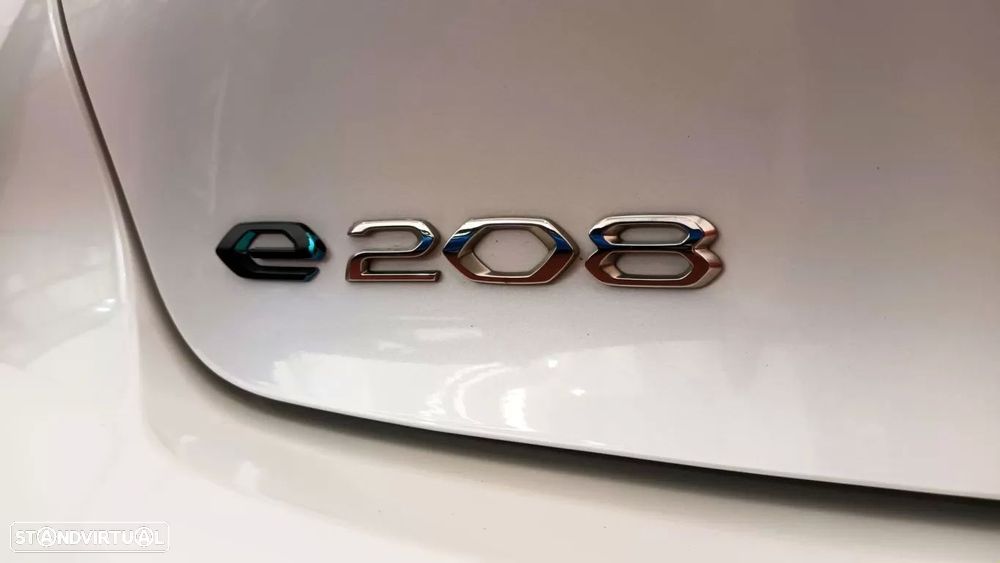 Peugeot e-208 - 11