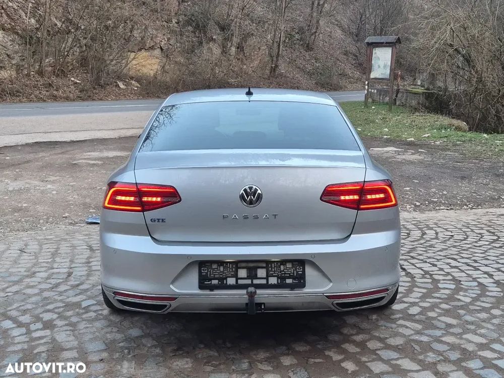 Volkswagen Passat - 17