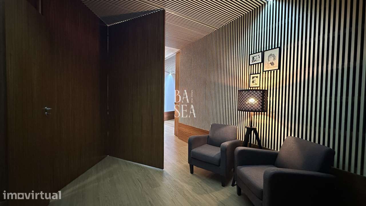 Escritório com 50 m2 totalmente remodelado em São Victor Braga - Grande imagem: 2/12