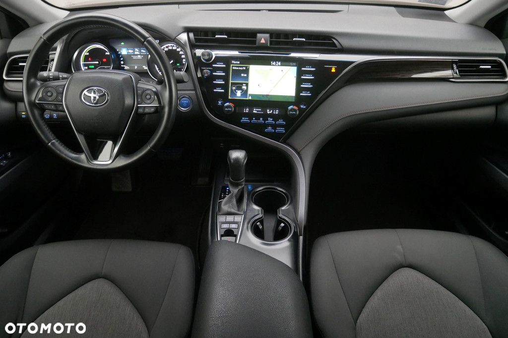 Toyota Camry - 8