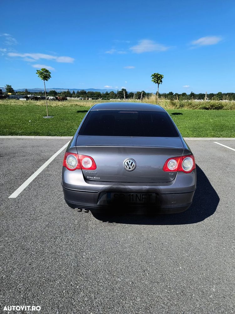 Volkswagen Passat 1.9TDI Trendline - 3