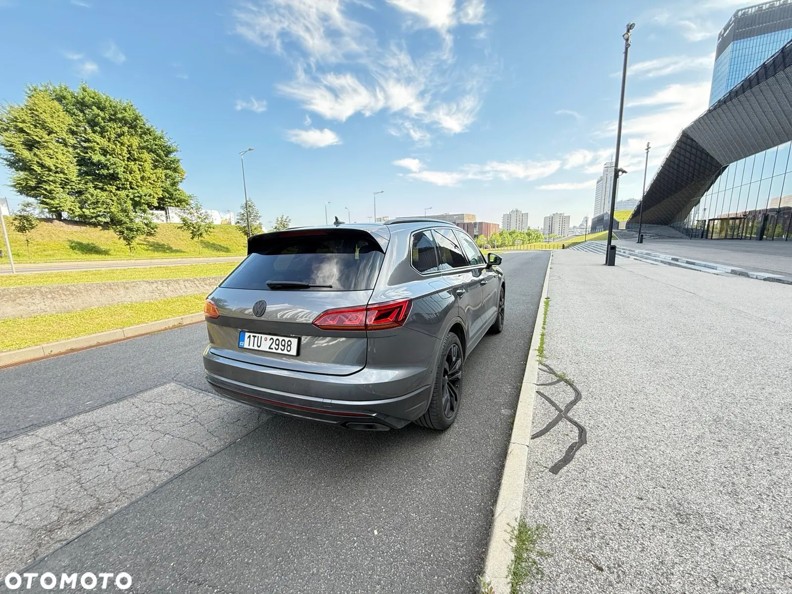 Volkswagen Touareg - 8