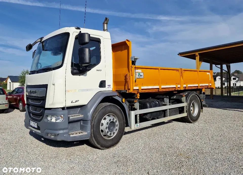 DAF LF 320 FA Day Cab 4x2 - 1