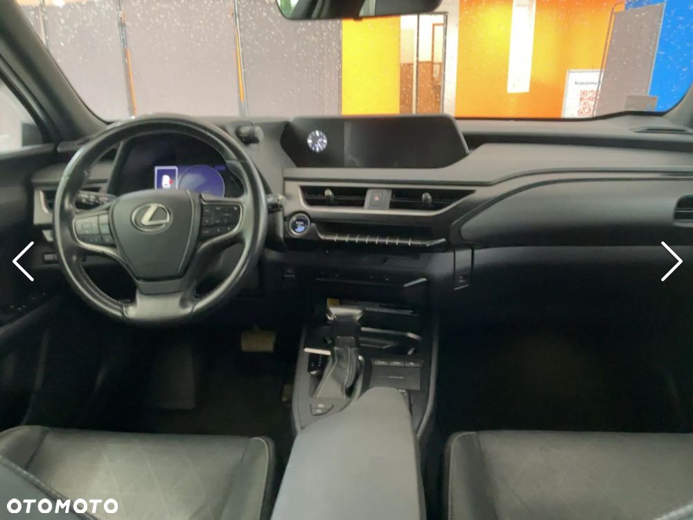 Lexus UX 250h Executive Line - 9