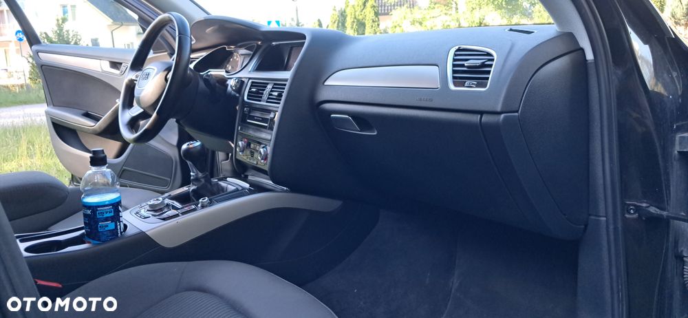 Audi A4 Limousine 1.8 TFSI Attraction - 31