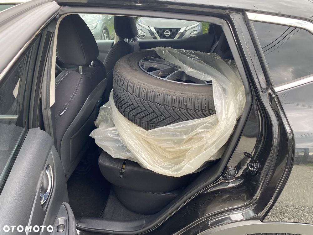 Nissan Qashqai 1.6 DIG-T N-Connecta - 28
