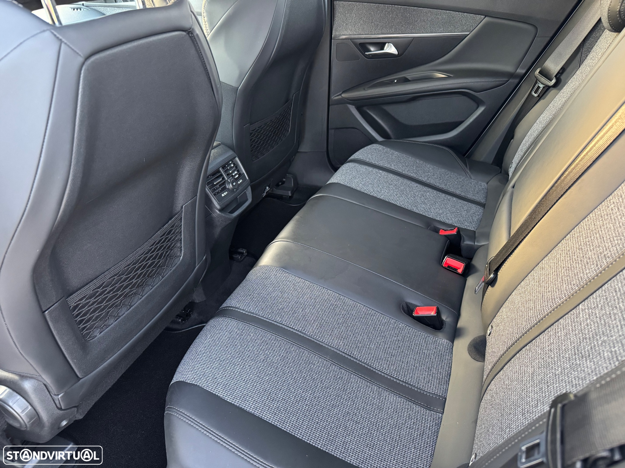 Peugeot 3008 1.2 PureTech Allure - 10