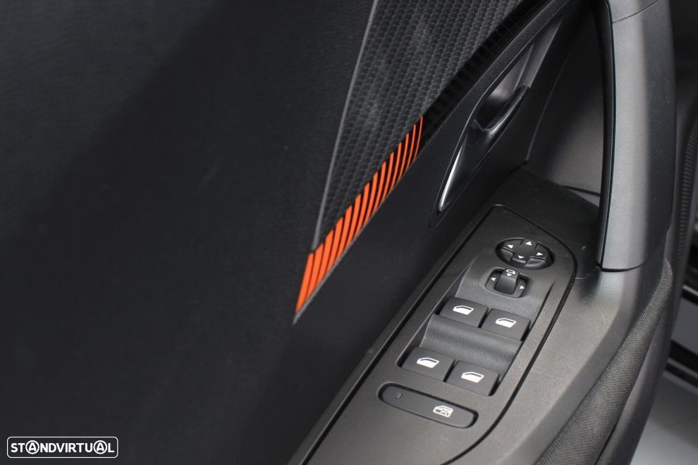 Peugeot 2008 1.2 PureTech Active Pack - 22