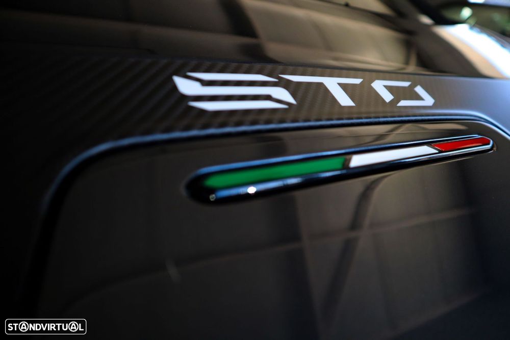 Lamborghini Huracán STO - 31