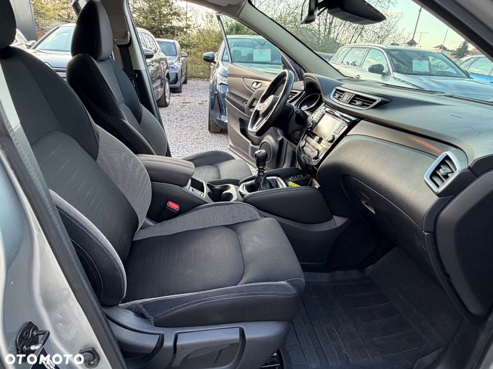 Nissan Qashqai 1.5 dCi N-Connecta - 17