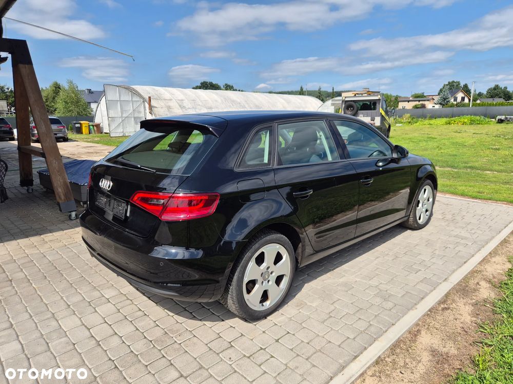Audi A3 Sportback 1.6 TDI Attraction - 3