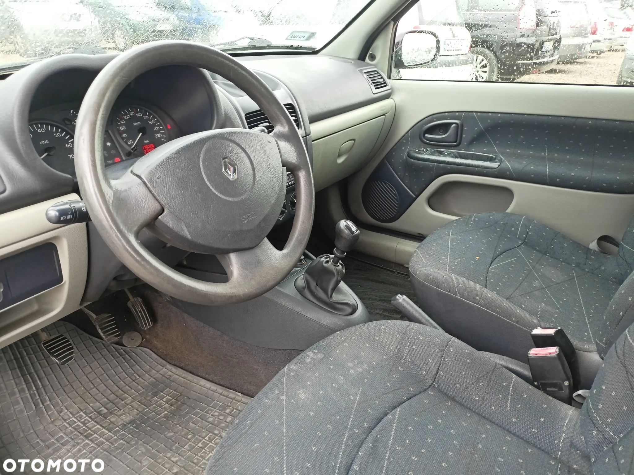 Renault Clio - 7