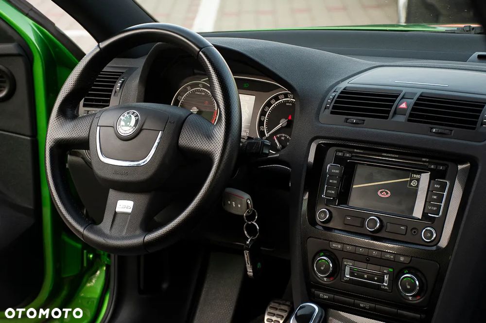Skoda Octavia 2.0 TSI RS - 17