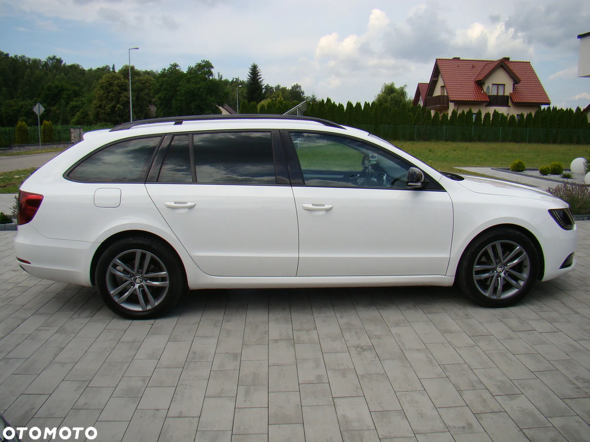 Skoda Superb 2.0 TDI Ambition DSG - 13