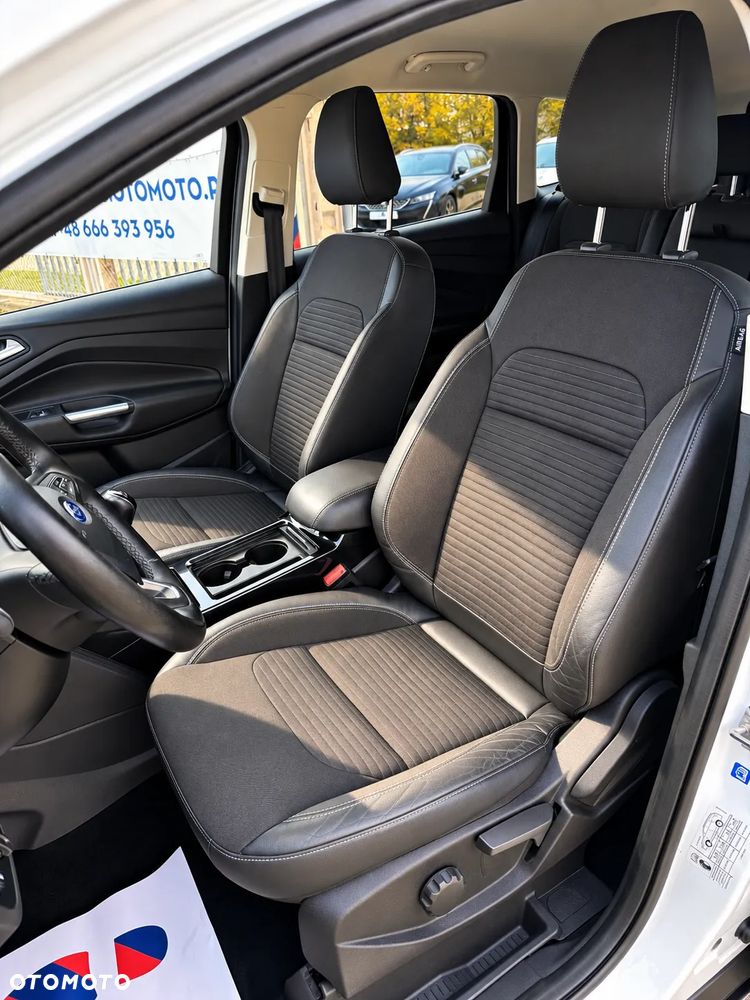 Ford Kuga 2.0 TDCi 2x4 Titanium - 12