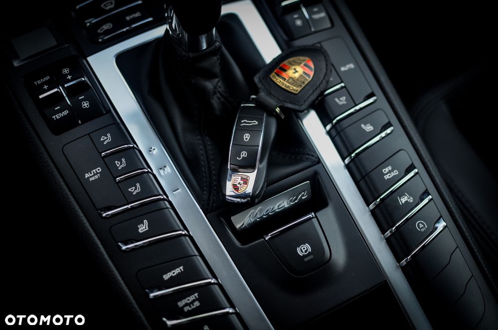 Porsche Macan - 26