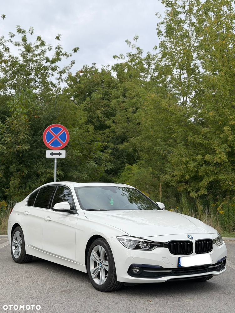 BMW Seria 3 330i - 1