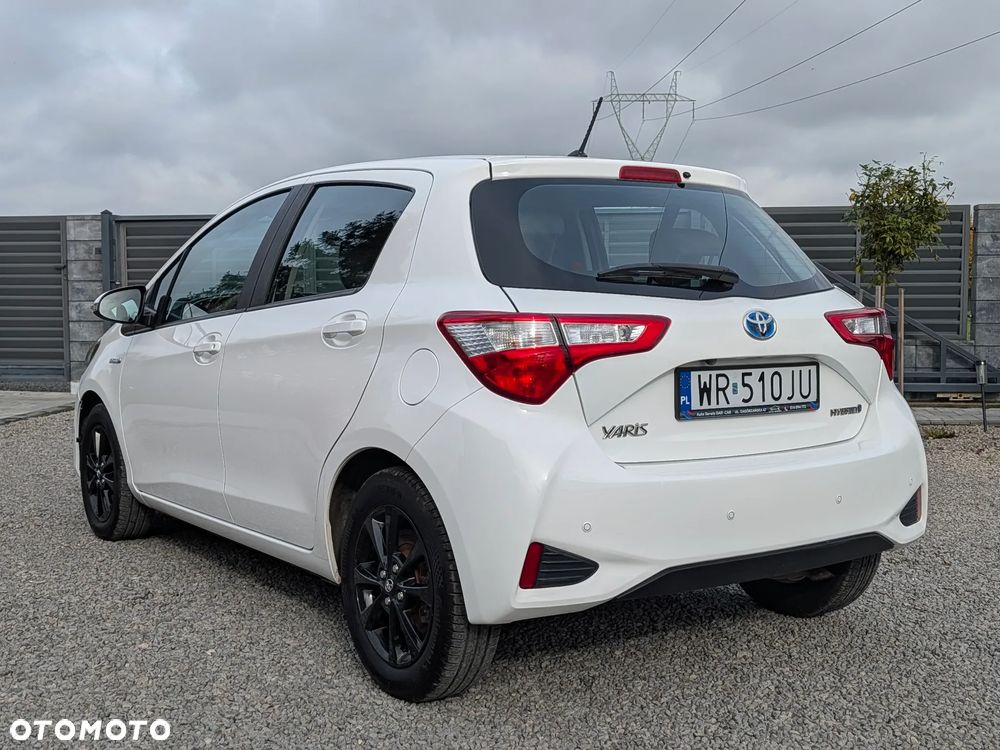 Toyota Yaris Hybrid 100 Premium - 5