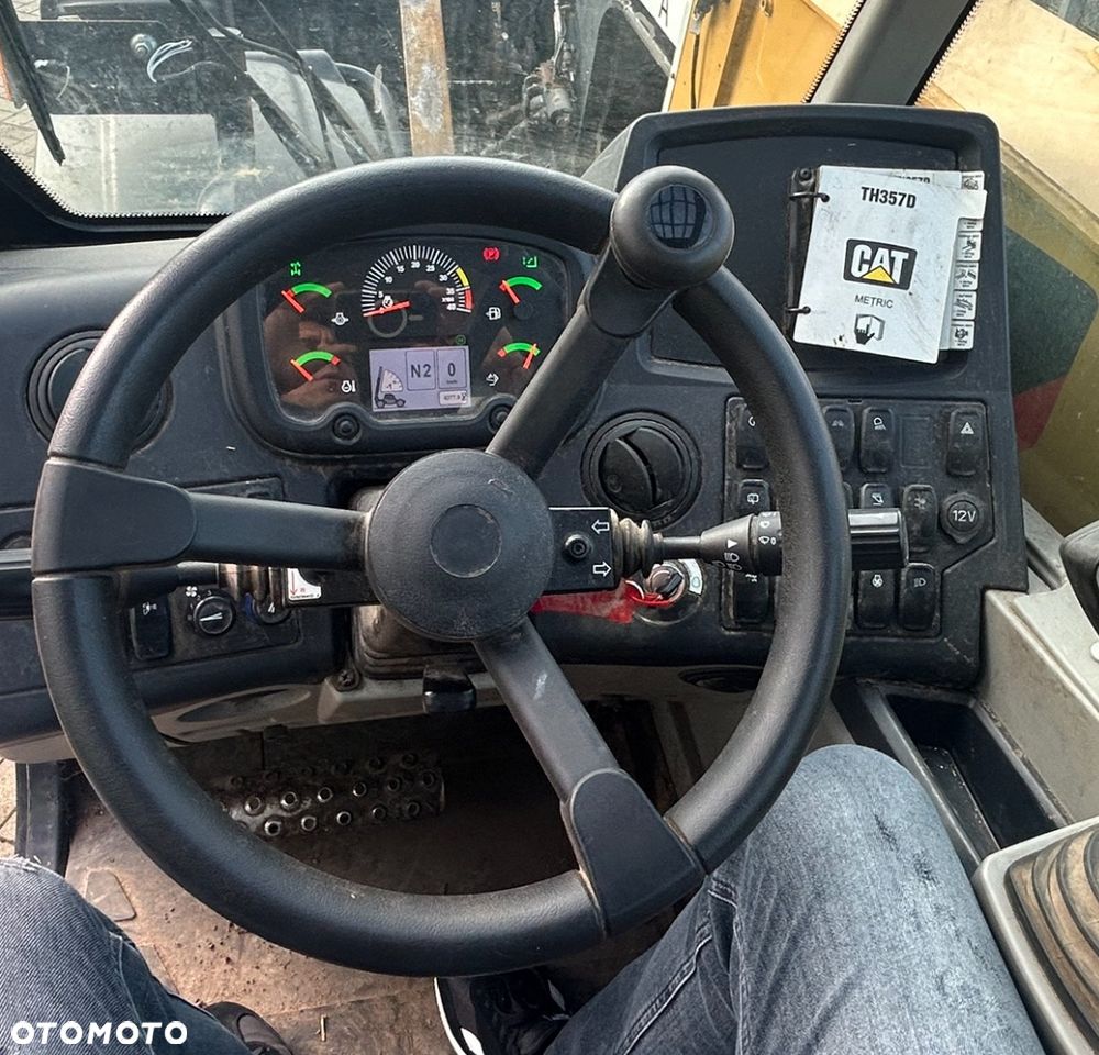 Caterpillar TH357D - 2