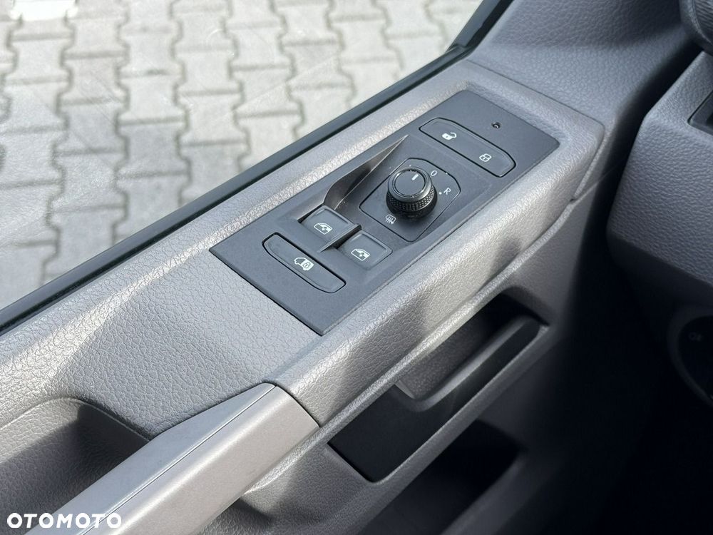 Volkswagen Transporter - 35