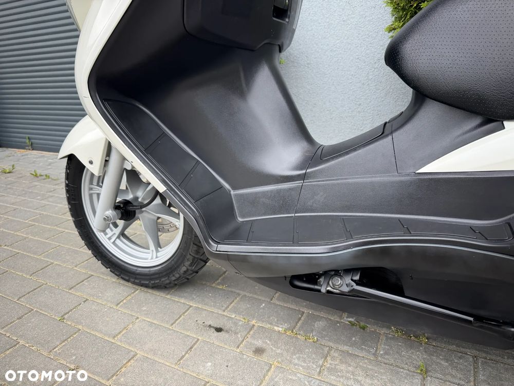 Suzuki Burgman - 34