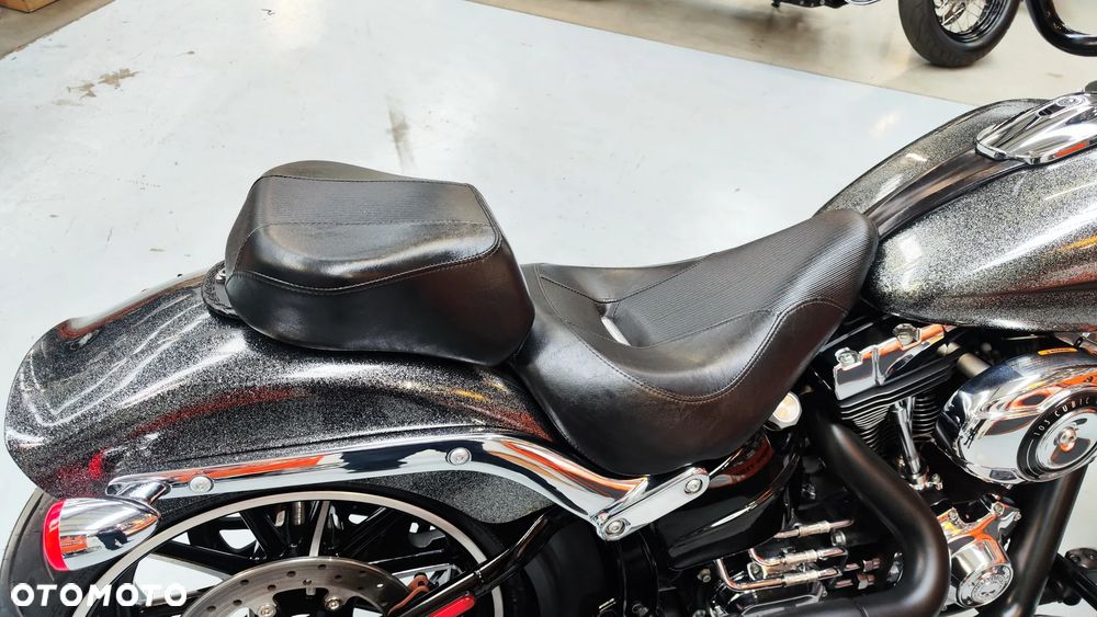 Harley-Davidson FXSB Breakout - 10