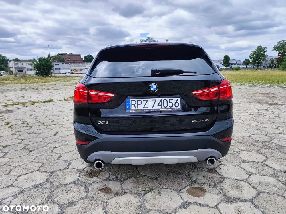 BMW X1 xDrive28i xLine - 6