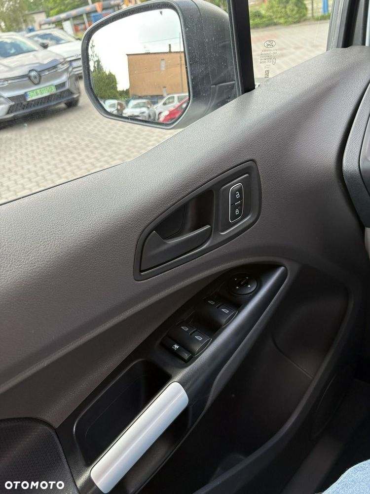 Ford Transit Connect - 25