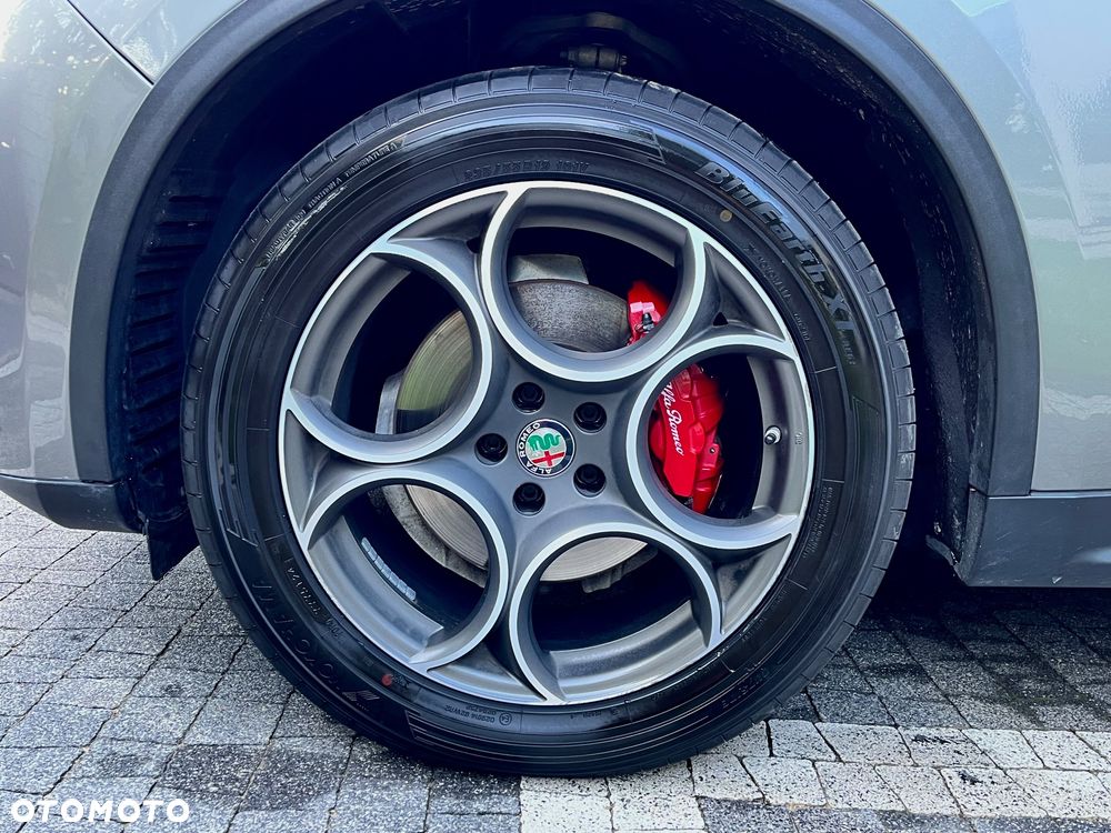 Alfa Romeo Stelvio 2.0 Turbo TI Q4 - 25