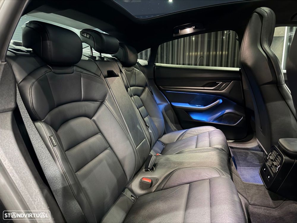 Porsche Taycan 4 - 40