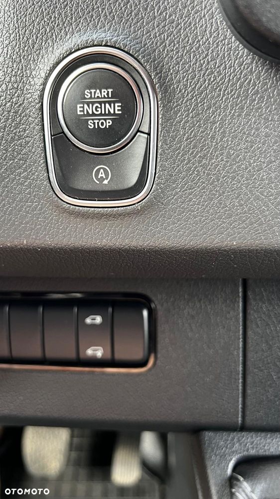 Mercedes-Benz Sprinter 319 - 23