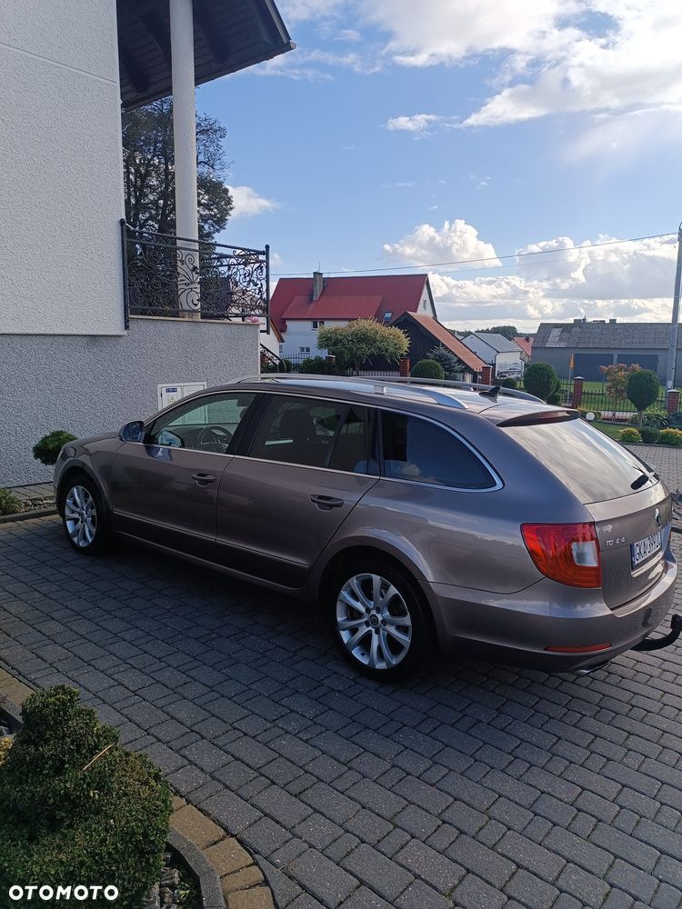 Skoda Superb 2.0 TDI 4x4 Ambition DSG - 4