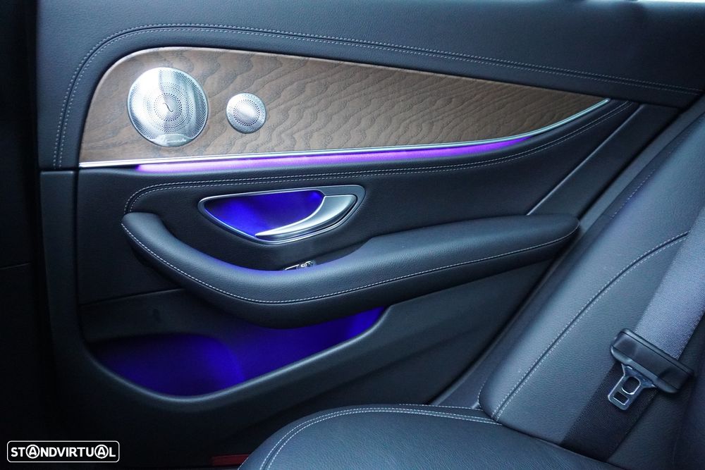 Mercedes-Benz E 300 de 4Matic 9G-TRONIC AMG Line - 54