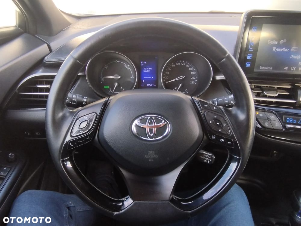 Toyota C-HR - 11