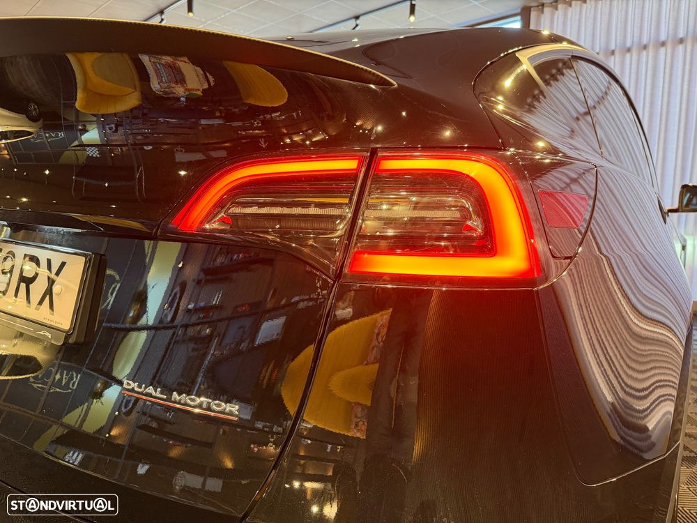Tesla Model Y Performance Dual Motor AWD - 16