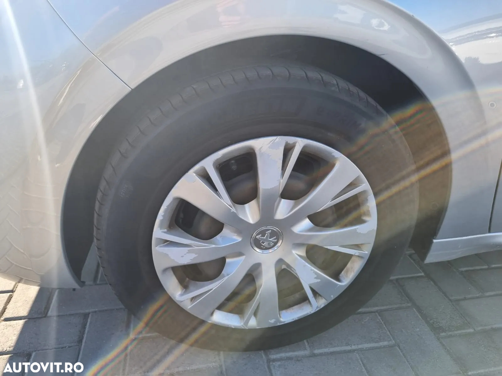 Peugeot 208 1.2 L PureTech Access - 12