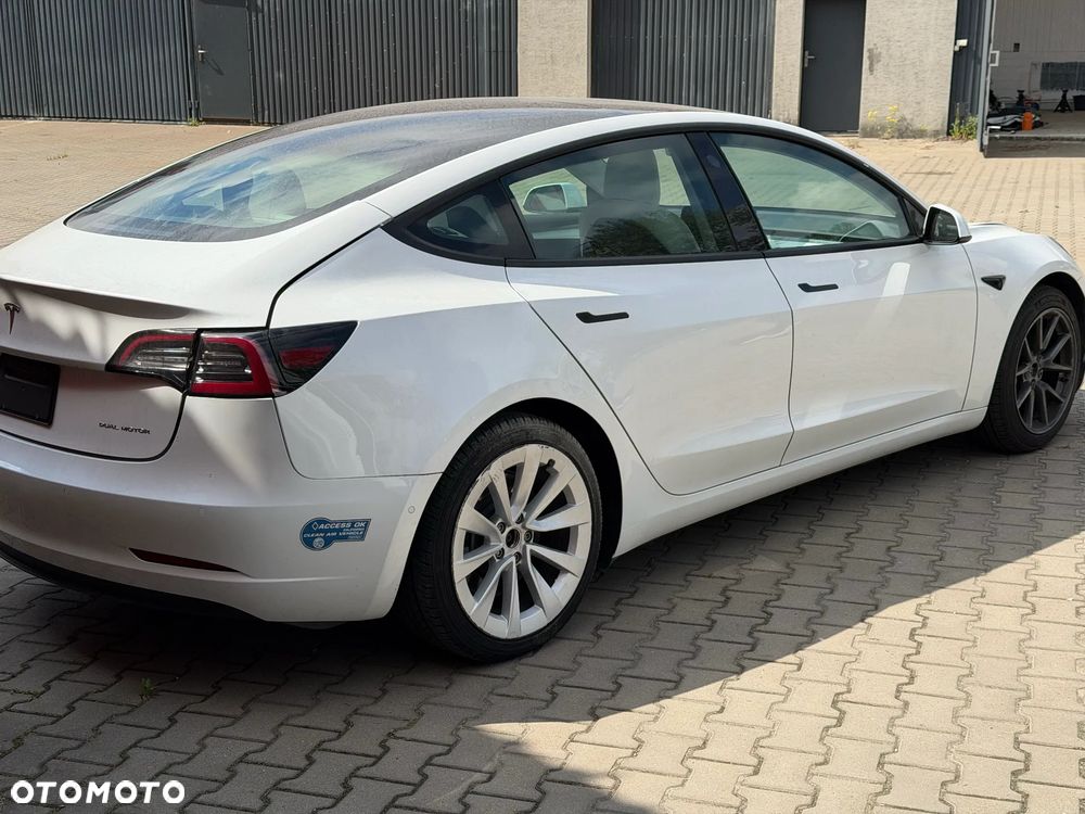 Tesla Model 3 - 5